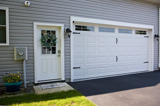 24/7 Emergency Garage Door Panel Replacement experts in Eau Claire County County, WI
